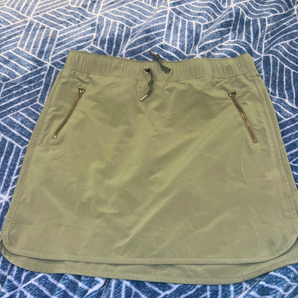 Athlete skort like new! Army green color